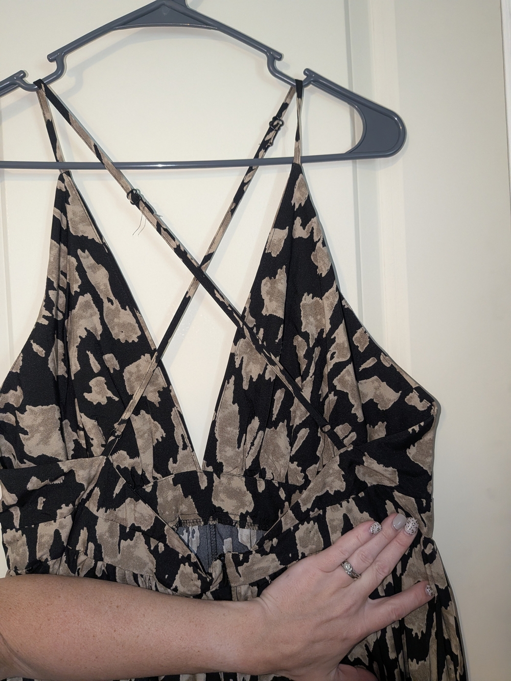 SHEIN Black and Beige Printed V-Neck Maxi Dress - Picture 4 of 5